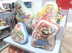  原标题：任天堂实体店Nintendo TOKYO内部图 之前我们报道过任天堂官方线下周边